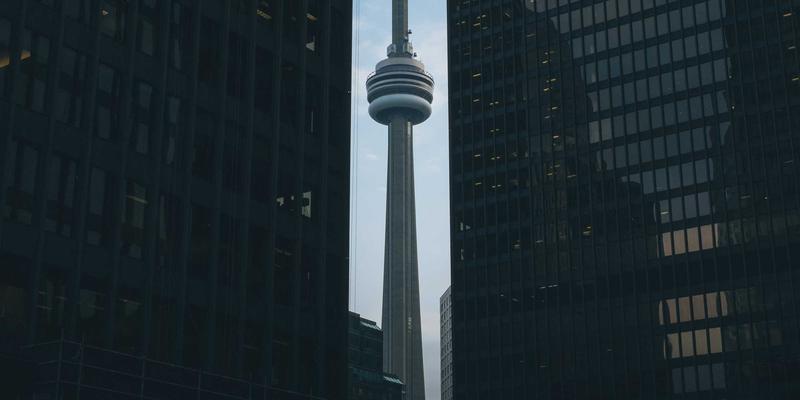 高春岭76:以橙色主题点亮个人博客的独特数字名片